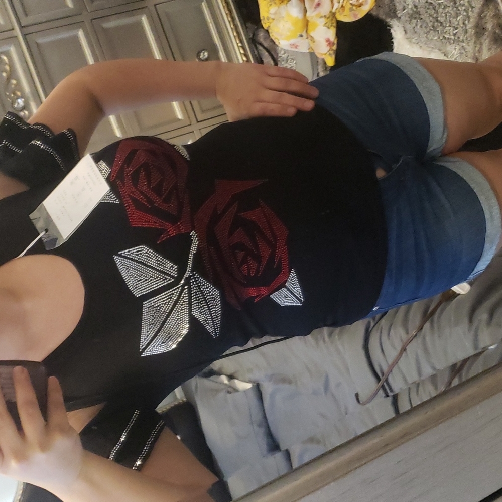 BRAND NEW TOP